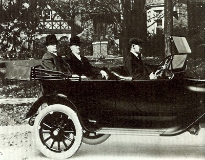 John and Horace Dodge, pictured in Detroit in 1914